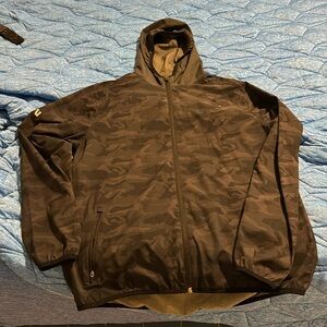 Vuori men’s outdoor trainer shell size L